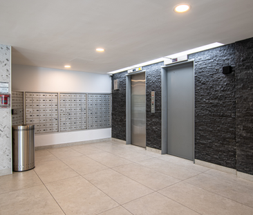 130 Gowan Ave - Photo 3