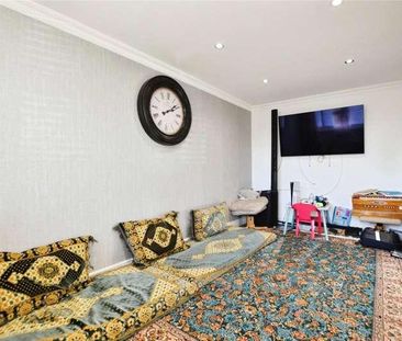 Pear Tree Road, Addlestone, Surrey, KT15 - Photo 4