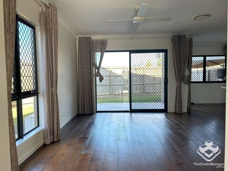 4 br Townhouses next door to Sunnybank Hills State School - Photo 3