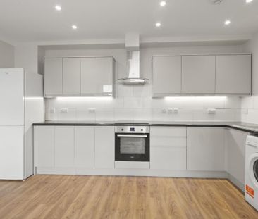 2 bedroom flat to rent - Photo 3