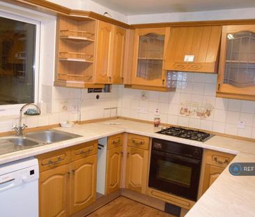 1 bedroom in a house share to rent - Photo 3