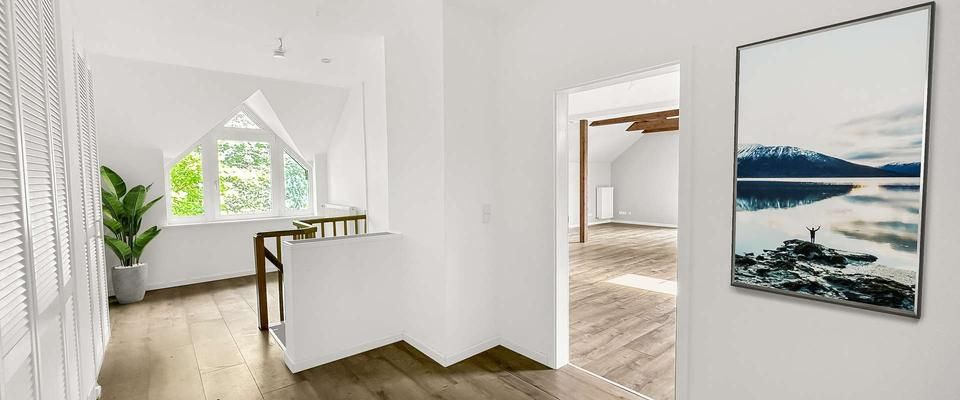 Wohnen wie im Haus: Stilvolle Maisonette mit Terrasse und Balkon - Photo 1