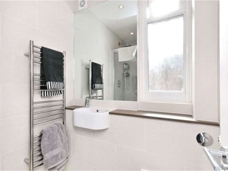 Village Mount, Perrins Court, Hampstead, London, NW3 1QU - Photo 5