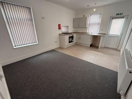 Studio to rent - Photo 2