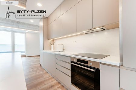 Pronájem bytu 5+kk 123 m² - Fotografie 4