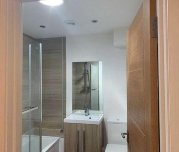 High Street, Witney, OX28 - Photo 4