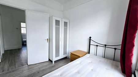 4 bedroom terraced house to rent - Photo 5