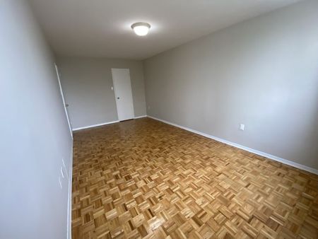 Jane Oak Apartments - Photo 2