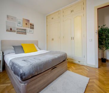 Calle de Juan Esplandiú, Madrid, Community of Madrid 28007 - Photo 4