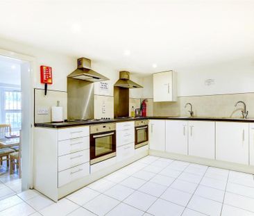 6 bedroom terraced house to rent - Photo 5