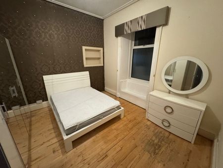 6 Bed Flat, Paisley Road West, G51 - Photo 2