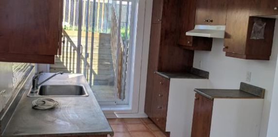 Grand 5 1/2, trés ensoleillé à Mcmasterville - Photo 2