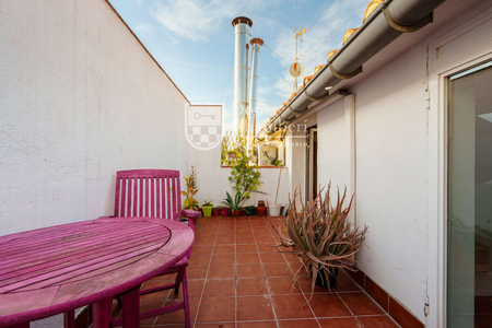 Bright Penthouse with Private Terrace in Malasaña - Photo 2