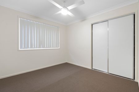 22 Almandin Street,LOGAN RESERVE - Photo 2