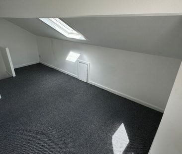 Marley Terrace, Leeds, LS11 8QS - Photo 2