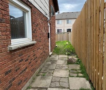 For Lease - 8 Roseneath Crescent Unit# B, Kitchener, Ontario - Photo 3