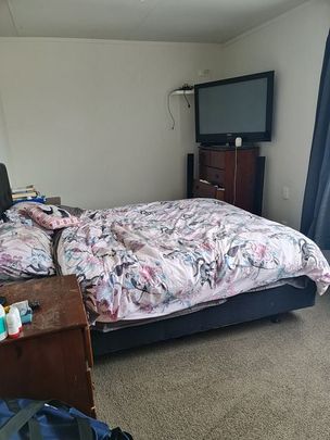 Cute, Cosy & Close to Town - Photo 1