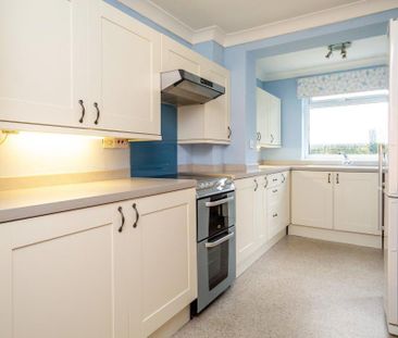 3 bedroom semi-detached house to rent - Photo 5