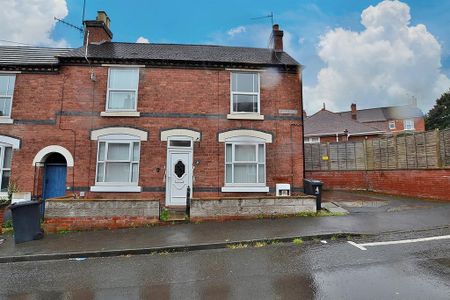 1 bedroom in a house share to rent - Photo 4