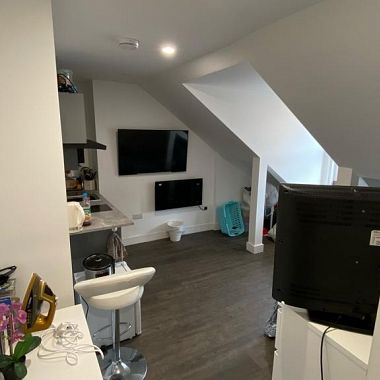 Recently Renovated Studio on Popular Ecclesall Road - Photo 1