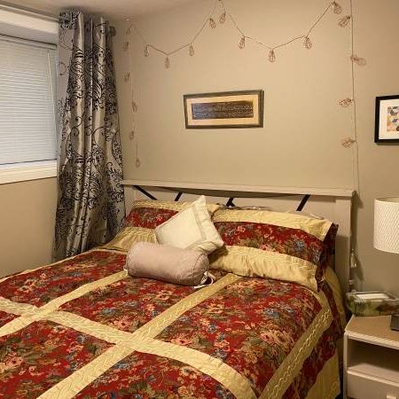 Professionally Furnished Basement Suite Near Airport - Photo 3