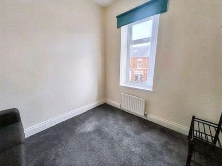 2 bed upper flat to rent in NE30 - Photo 4