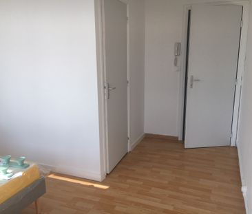 Location Appartement 16m² - Photo 2