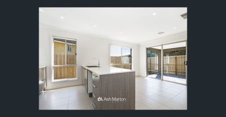 Modern Family Living - Photo 4