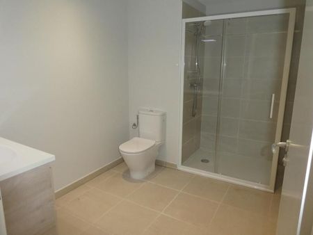 Location Appartement 2 pièces 40m² FREJUS 83600 - Photo 5