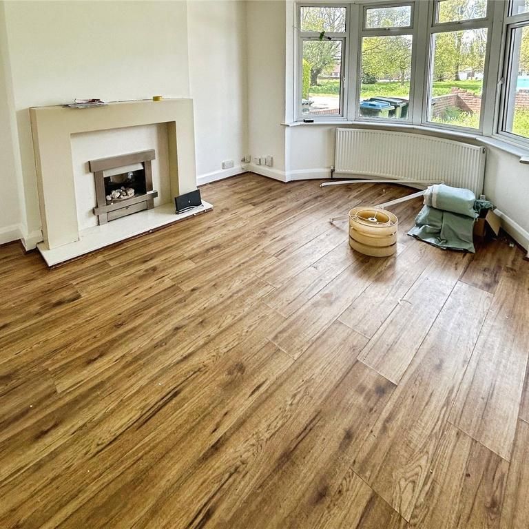 3 bedroom end of terrace house to rent - Photo 1