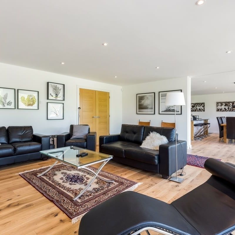 4 bedroom detached house to rent - Photo 1