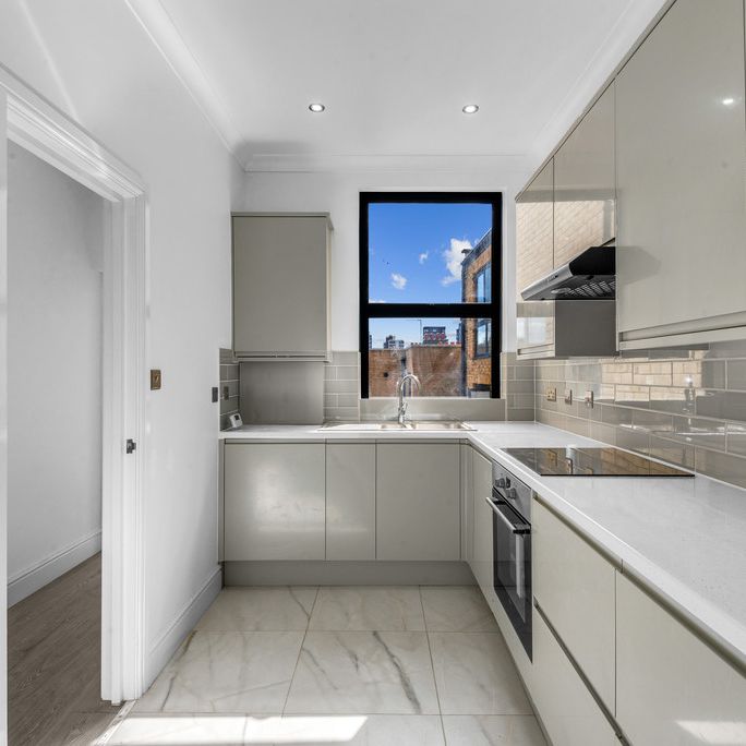 1 Bedroom Apartment, Putney Bridge Road, London - Photo 1