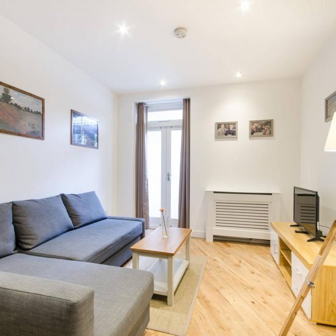 Studio to rent - Photo 1