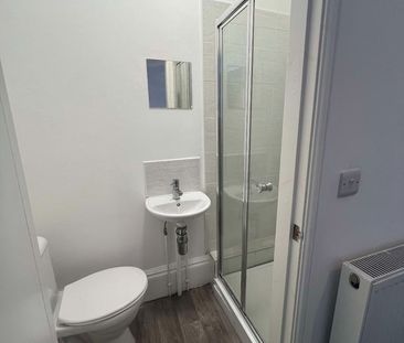 Room in a Shared House, Upper Town Street, LS13 - Photo 6