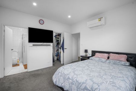 The Perfect Blend of Style and Location - Photo 2