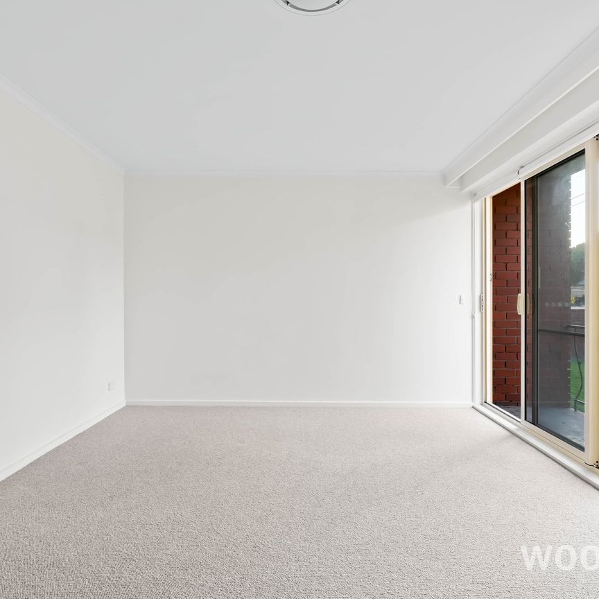 CLOSE TO THE HEART OF THORNBURY - Photo 1
