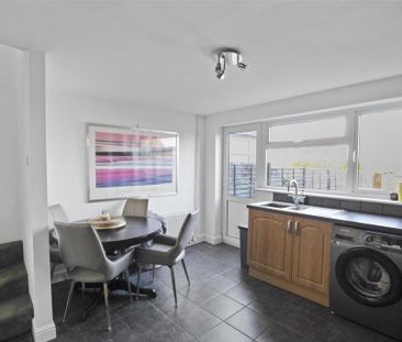 3 bedroom terraced house to rent - Photo 6