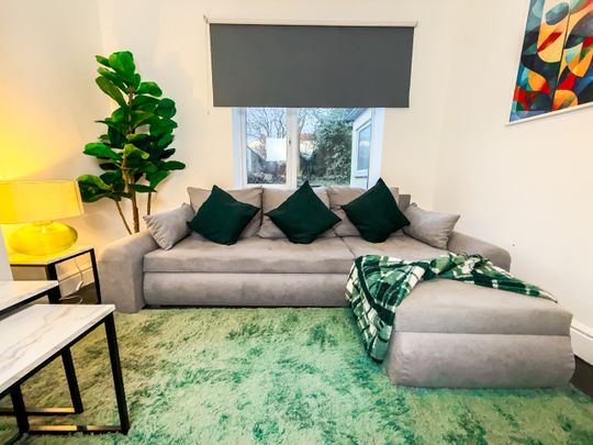 4 Bed Semi-Detached House, Ridgeway Parade, BS5 - Photo 1