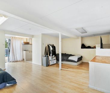 Dual Living Home With Pool! - Photo 6