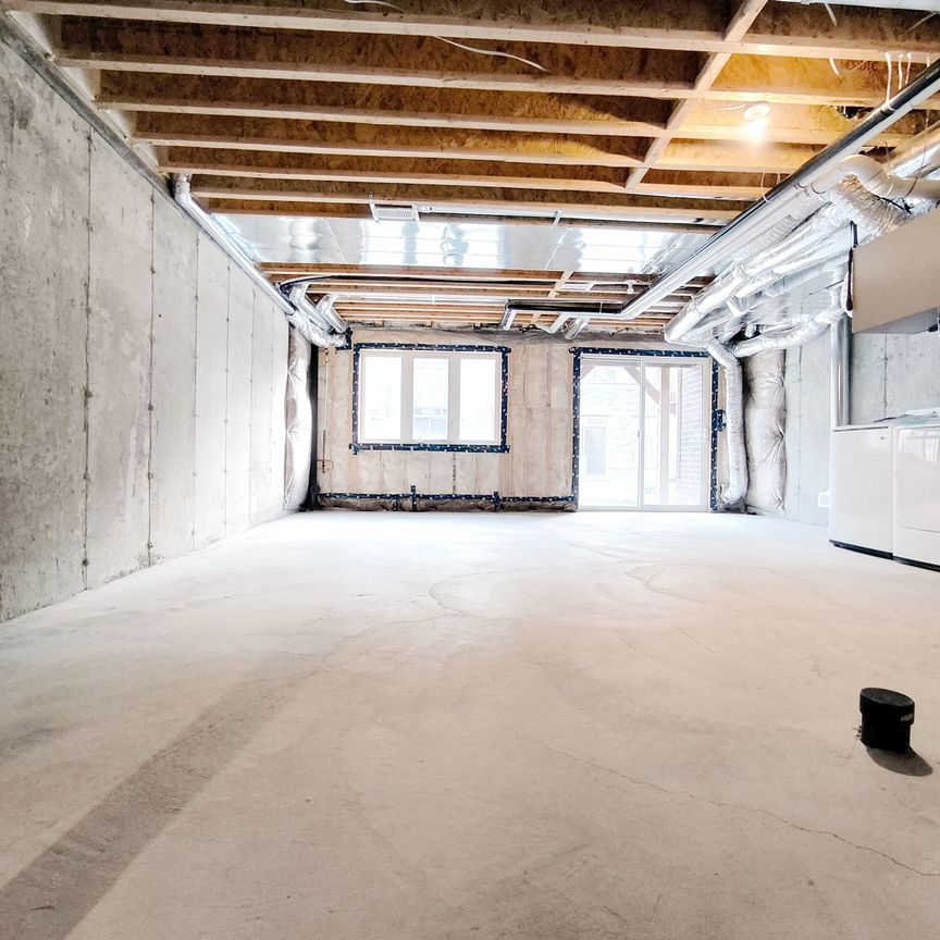 For Lease - 913 Elizabeth Mackenzie Drive, Pickering, Ontario - Photo 1