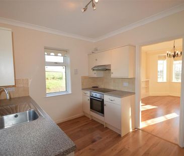3 bedroom semi-detached house to rent - Photo 6