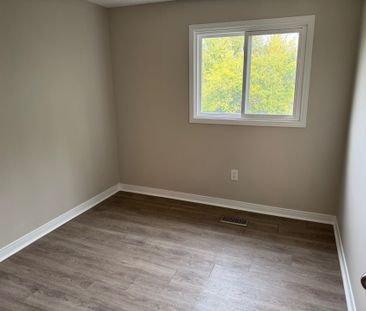 For Lease - 115 Tall Grass Trail Unit# Upper, Vaughan, Ontario - Photo 2