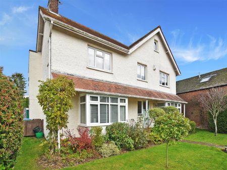 4 bedroom detached house to rent - Photo 2