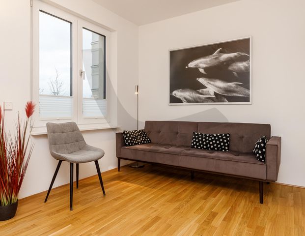 By the waterside - Foto 1