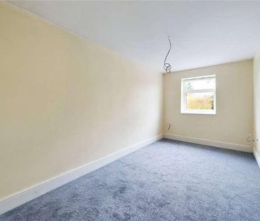 Basingstoke Road, Three Mile Cross, Reading, Berkshire, RG7 - Photo 2