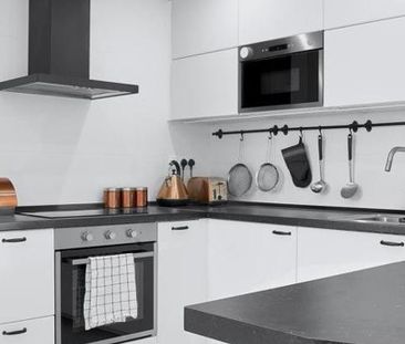 2 bedroom luxury Flat for rent in Nueva Andalucia, Andalusia - Photo 4