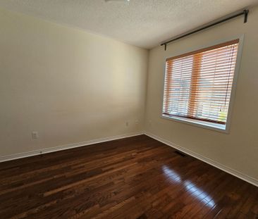 For Lease - 19 Voysey Way, Markham, Ontario - Photo 5