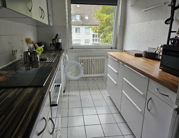 Schöne Mietwohnung in ruhiger Wohnlage mit ca. 63 m² Wohnfläche, 3 Zimmern, Küche und Bad - Photo 1