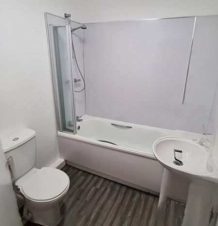2 bedroom flat to rent - Photo 5