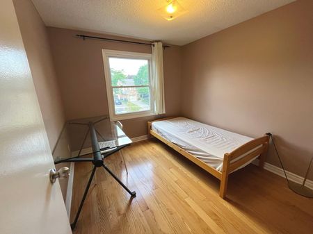 For Lease - 4109 Stonemason Crescent, Mississauga, Ontario - Photo 4